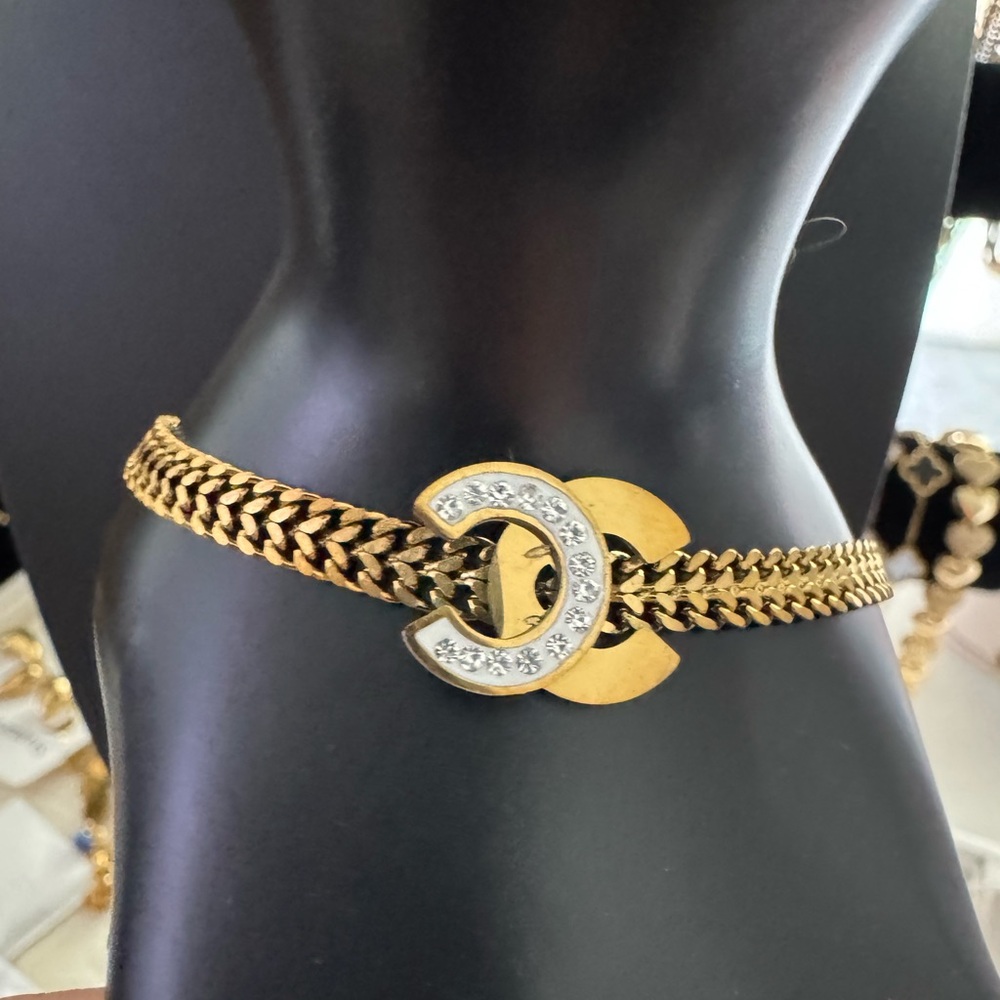 Pretty love style band bracelet